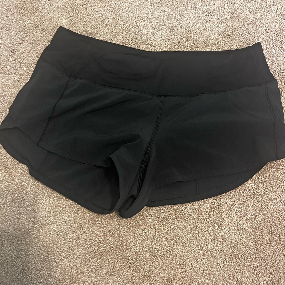 Lululemon black speed up shorts size 4 low rise 2.5 inseam